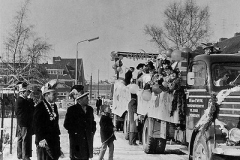 2.-St.-Annekes-optochtwagen-in-de-Akkerlaan-seizoen-1961-1962